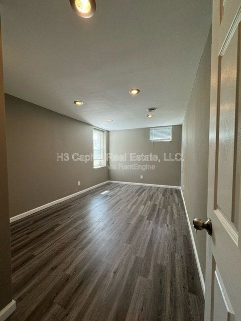 Building Photo - 1041 Flora Lake Ct