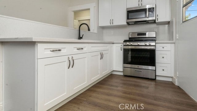 Building Photo - 911 W 40th Pl