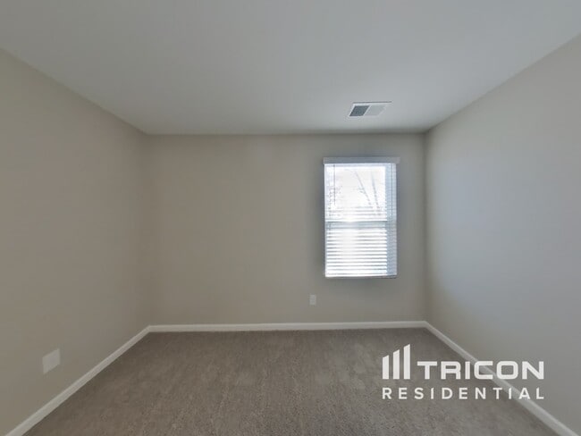 Building Photo - 149 Victory Cir
