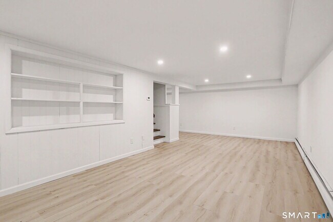 Building Photo - 73 Ceil Rd