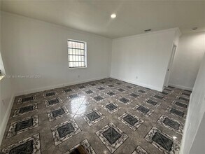 Building Photo - 1511 NW 45th St