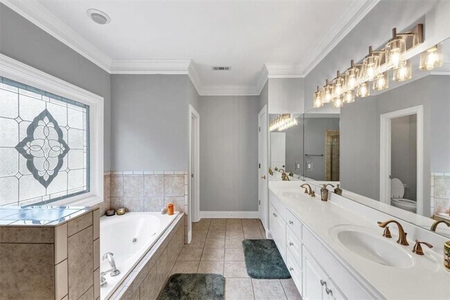 Building Photo - 3440 Burdett Ct