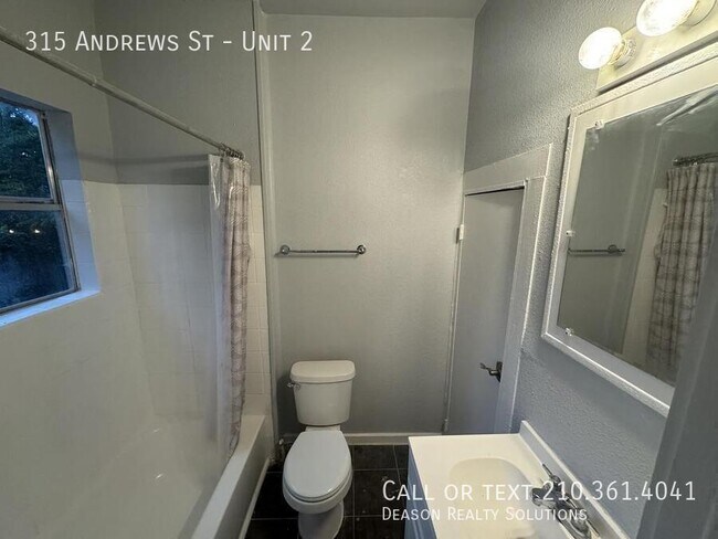 Building Photo - 315 Andrews St