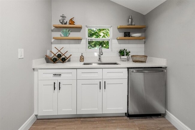 Building Photo - 1606 E Osborne Ave