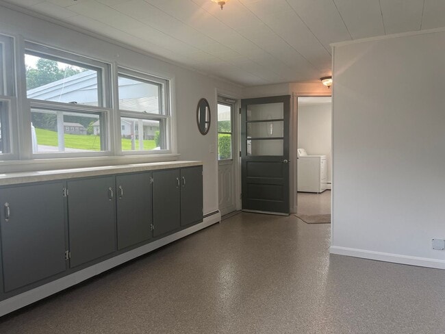 Building Photo - Beautiful 5-Bedroom Home in East Cocalico ...