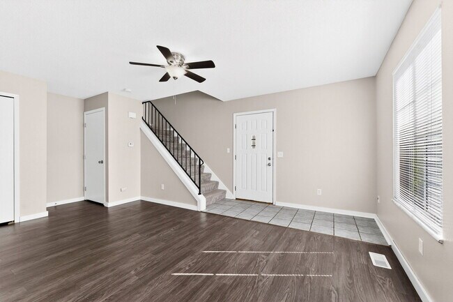 Building Photo - 5920 Walnut Cir Dr