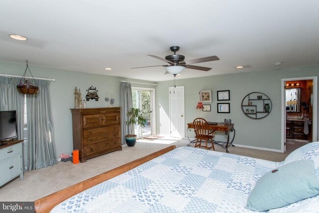 Building Photo - 67 Townview Dr