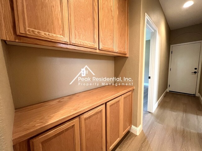 Building Photo - Beautiful 3bd/2.5ba Elk Grove Home