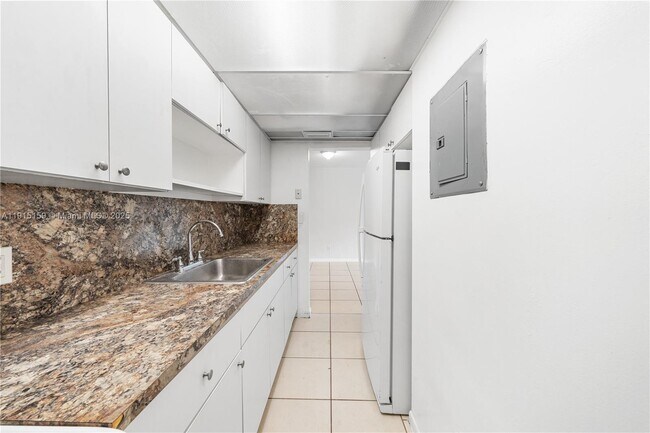 Building Photo - 2301 NE 170th St