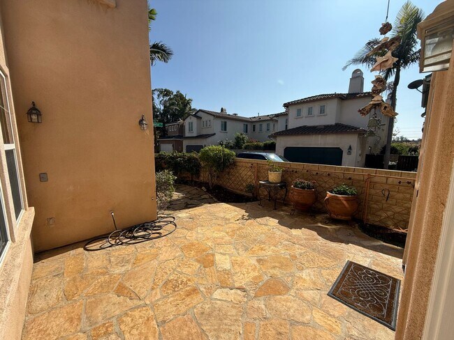 Building Photo - A Large and Spacious Home in Port Hueneme