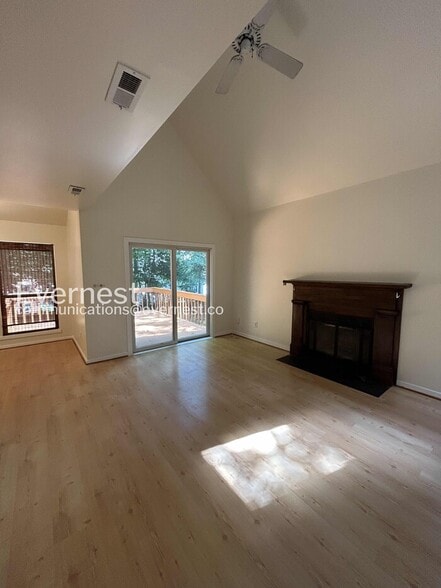 Building Photo - 128 Sharps Rd