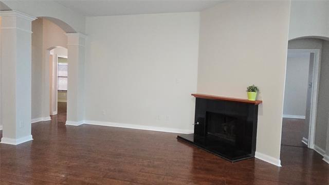 Building Photo - 6800 Oak Falls Dr
