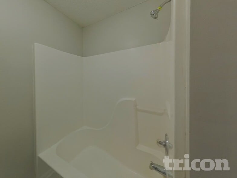 Building Photo - 500 Rockhaven Dr