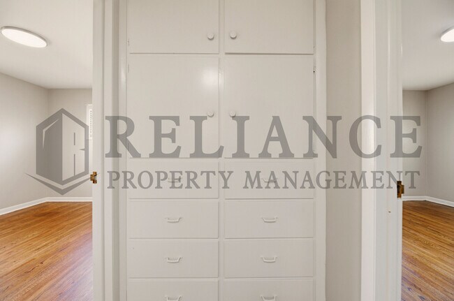 Building Photo - 9711 W Birch Ln