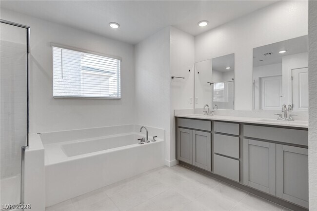 Building Photo - 10728 Rhinehill Ave