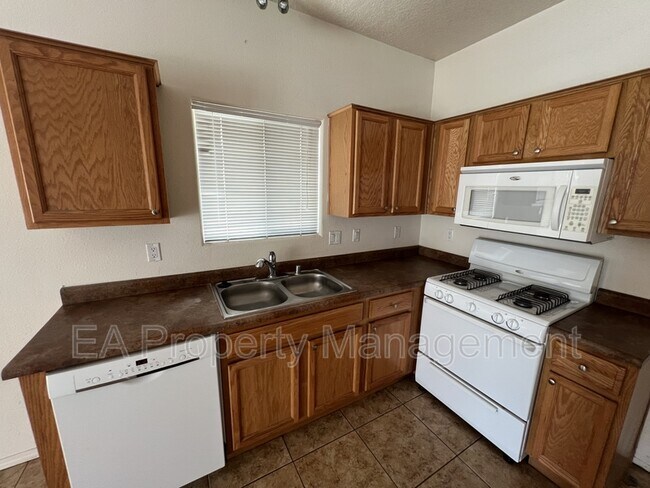 Building Photo - 2605 Sarita Ave NW