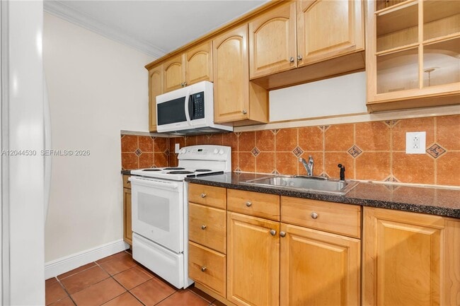 Building Photo - 15350 SW 72nd St