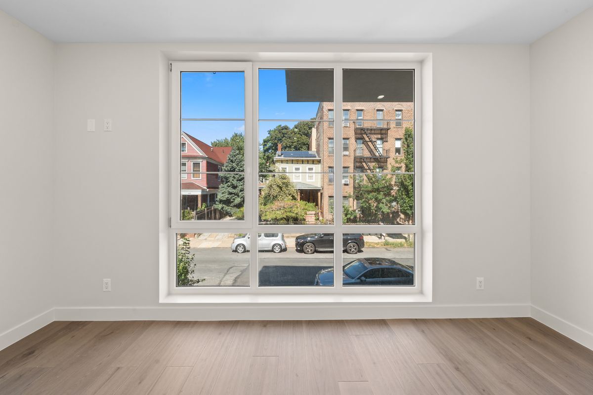 Building Photo - 312 Fenimore St