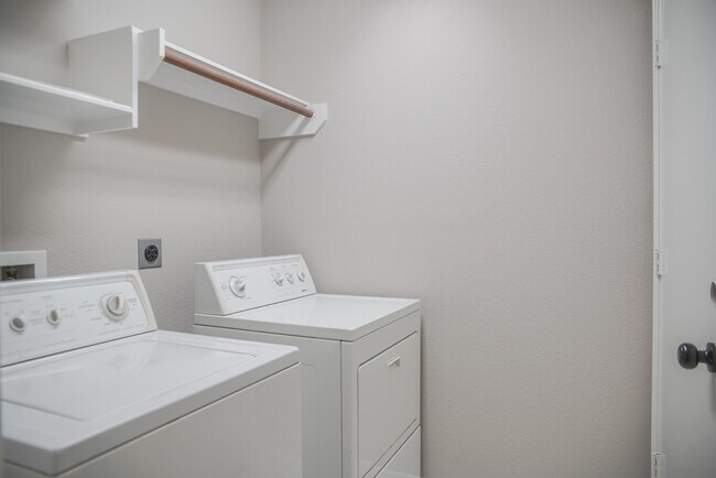 Building Photo - 91 N Willow Point Cir