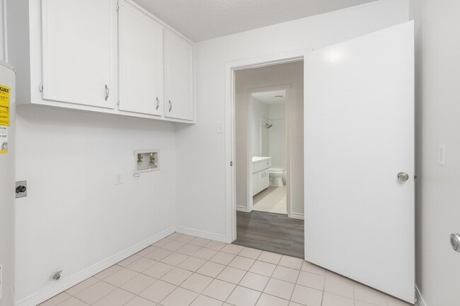 Building Photo - 4011 Flint Creek Dr