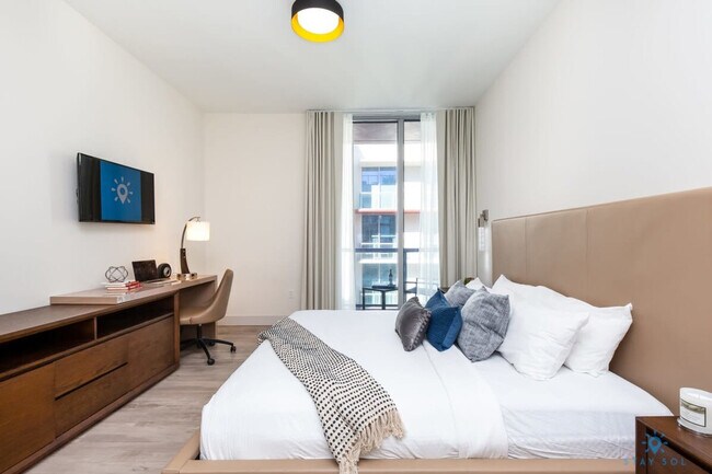 Building Photo - 777 N Ocean Dr