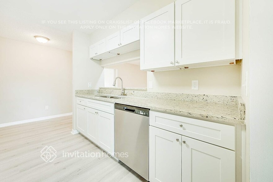 Building Photo - 5403 Myrica Rd