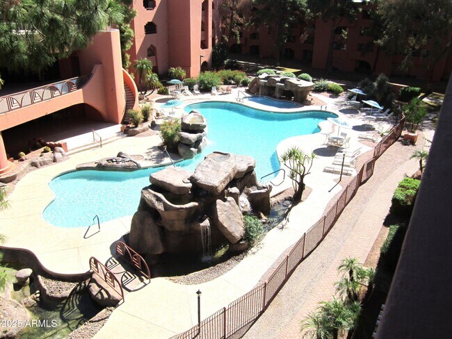 Building Photo - 4303 E Cactus Rd