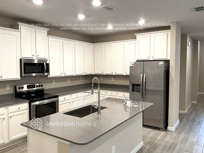 Building Photo - 2403 Laylas Wy