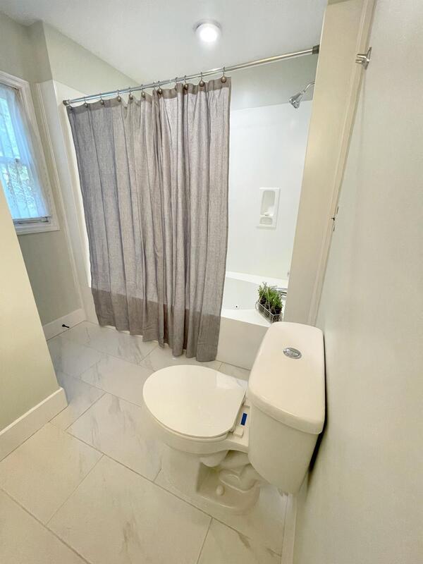 Building Photo - 7591 Amherst Ave