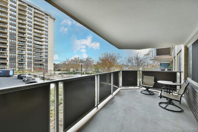 Building Photo - 18-15-18215 215th St