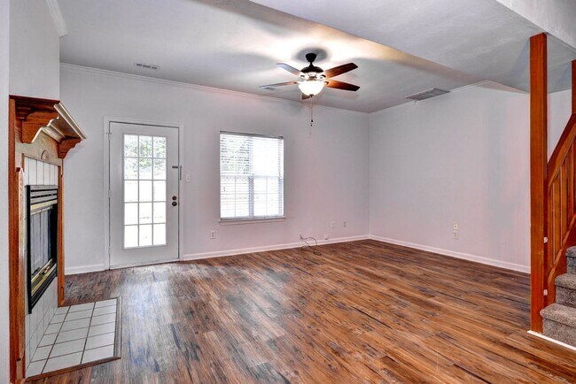 Building Photo - Coventry Townhome Move In Ready.