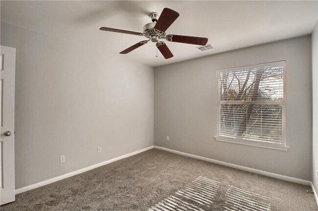 Building Photo - 1009 Placid Creek Ct