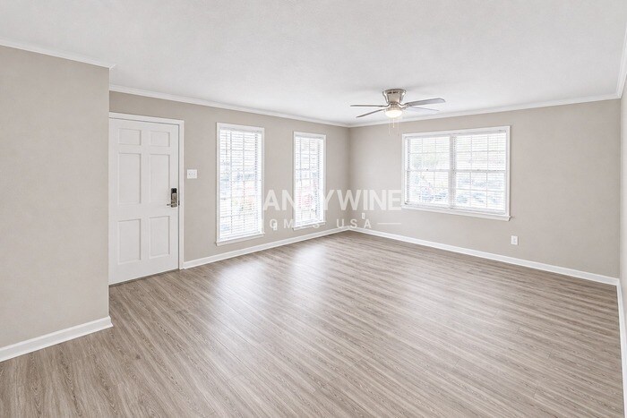 Building Photo - 2893 Knightway Rd