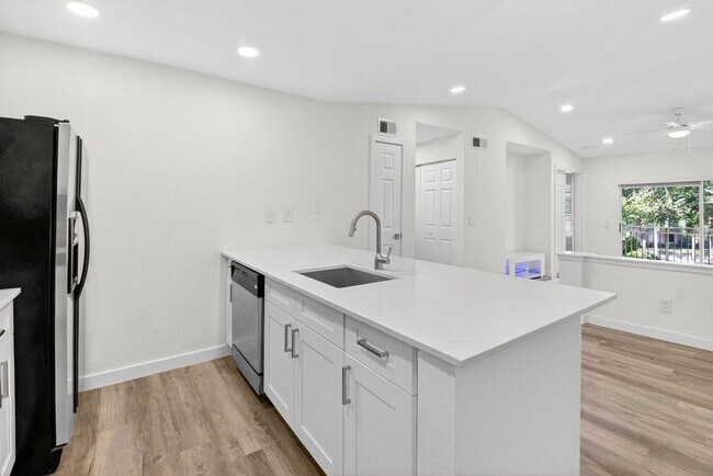 Building Photo - 1825 Palm Cove Blvd