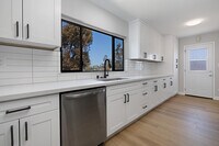 Kitchen - 2915 Union St