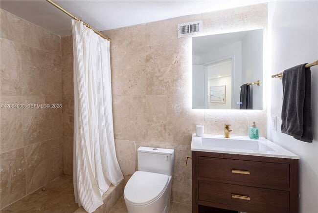 Building Photo - 801 Brickell Bay Dr