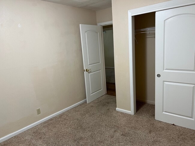 Building Photo - 110 Oleander St