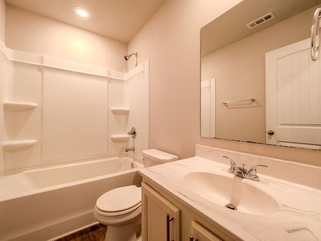 Building Photo - 213 Turner Ln