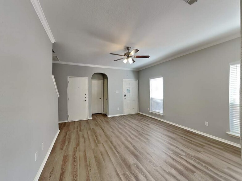 Building Photo - 2740 Cedar Ridge Ln