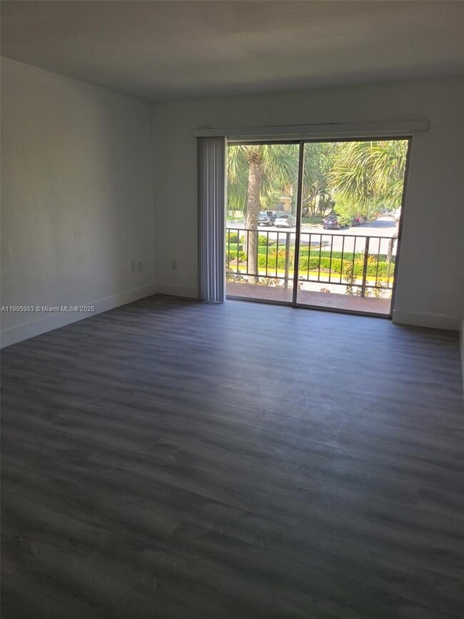 Building Photo - 13923 SW 90th Ave