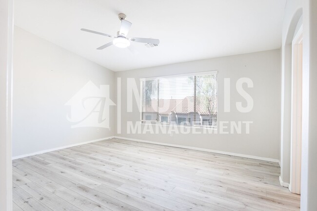 Building Photo - 1553 E Alba Dr