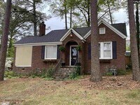 Building Photo - 2228 Pinehurst Rd