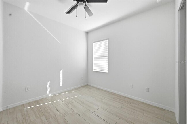 Building Photo - 5543 Lightning Whelk Ln