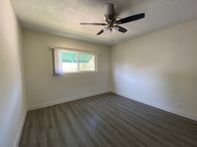 Building Photo - 4000 Sequoia St