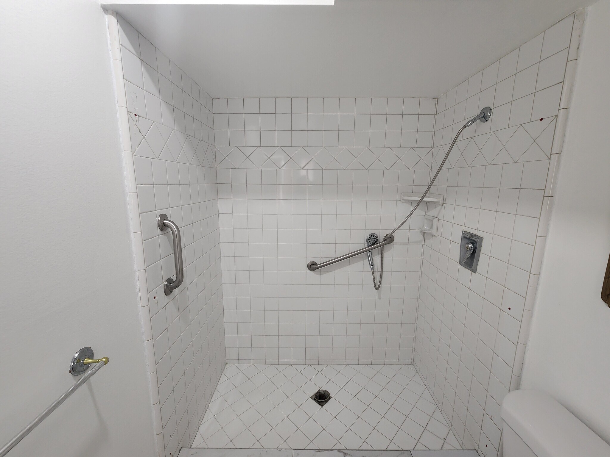 Building Photo - 11665 Babbitt Ave