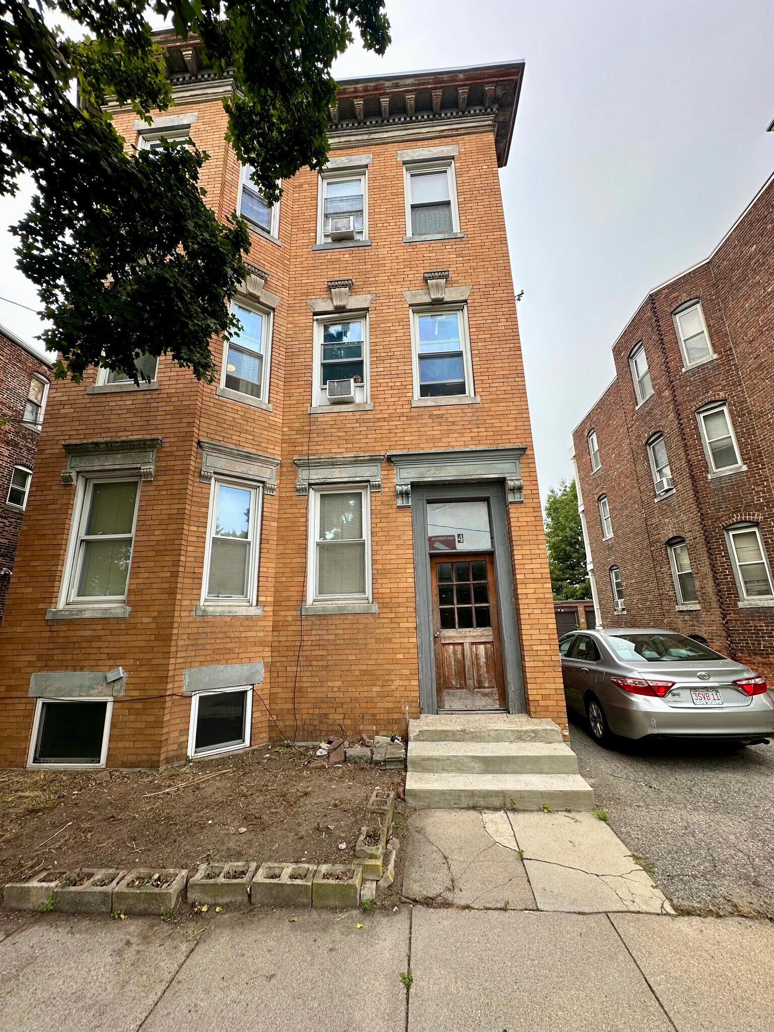 Building Photo - 4 Litchfield St