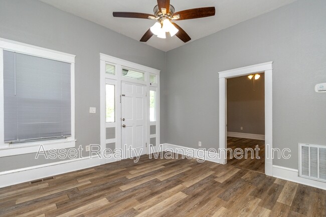 Building Photo - 2638 Barton St