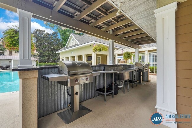 Building Photo - Luxurious Two-Bedroom Condo at Summer Hous...