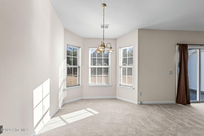 Building Photo - Beautiful 3-Bedroom Home in a Highly Desirable Community