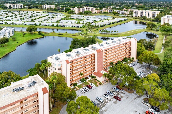 Building Photo - 14623 Bonaire Blvd